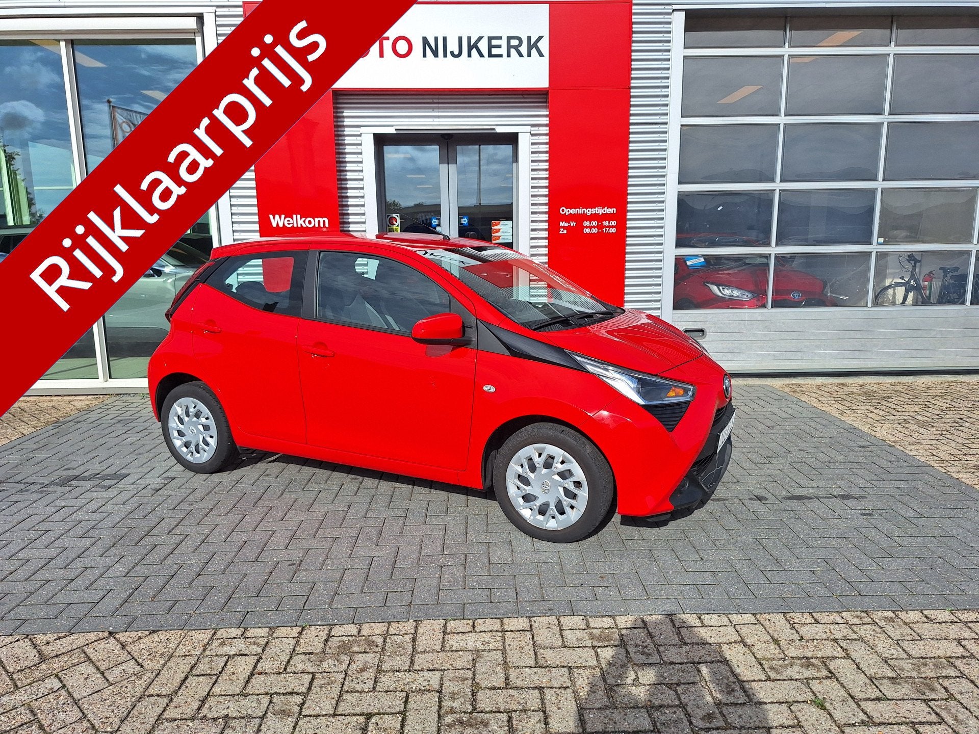 Toyota Aygo 1.0 VVT-i x-play met AppleCarPaly/AndroidAuto, Voorwielaandrijving, 12 maanden, Stof, Gebruikt