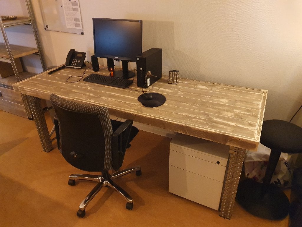 Bureau van oldlook steigerhout met diverse onderstellen, Huis en Inrichting, Bureaus, Ophalen, Nieuw, Hout