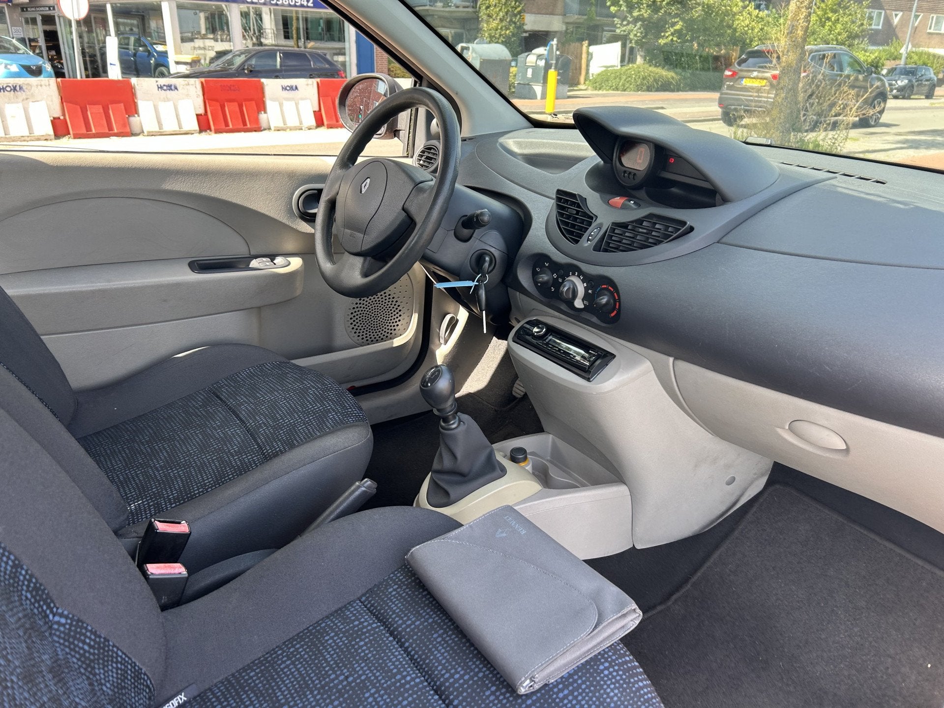 Renault Twingo 1.2 Authentique airco keurige auto 135xxx km, Auto's, Voorwielaandrijving, Dealer onderhouden, Twingo, Gebruikt