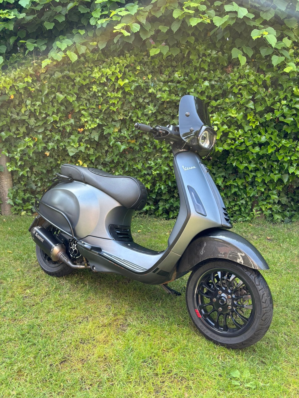 Vespa Sprint Iget Euro 4 2019 80cc Mat Grijs Akra bomvol, Fietsen en Brommers, Ophalen, Gebruikt, Overige modellen
