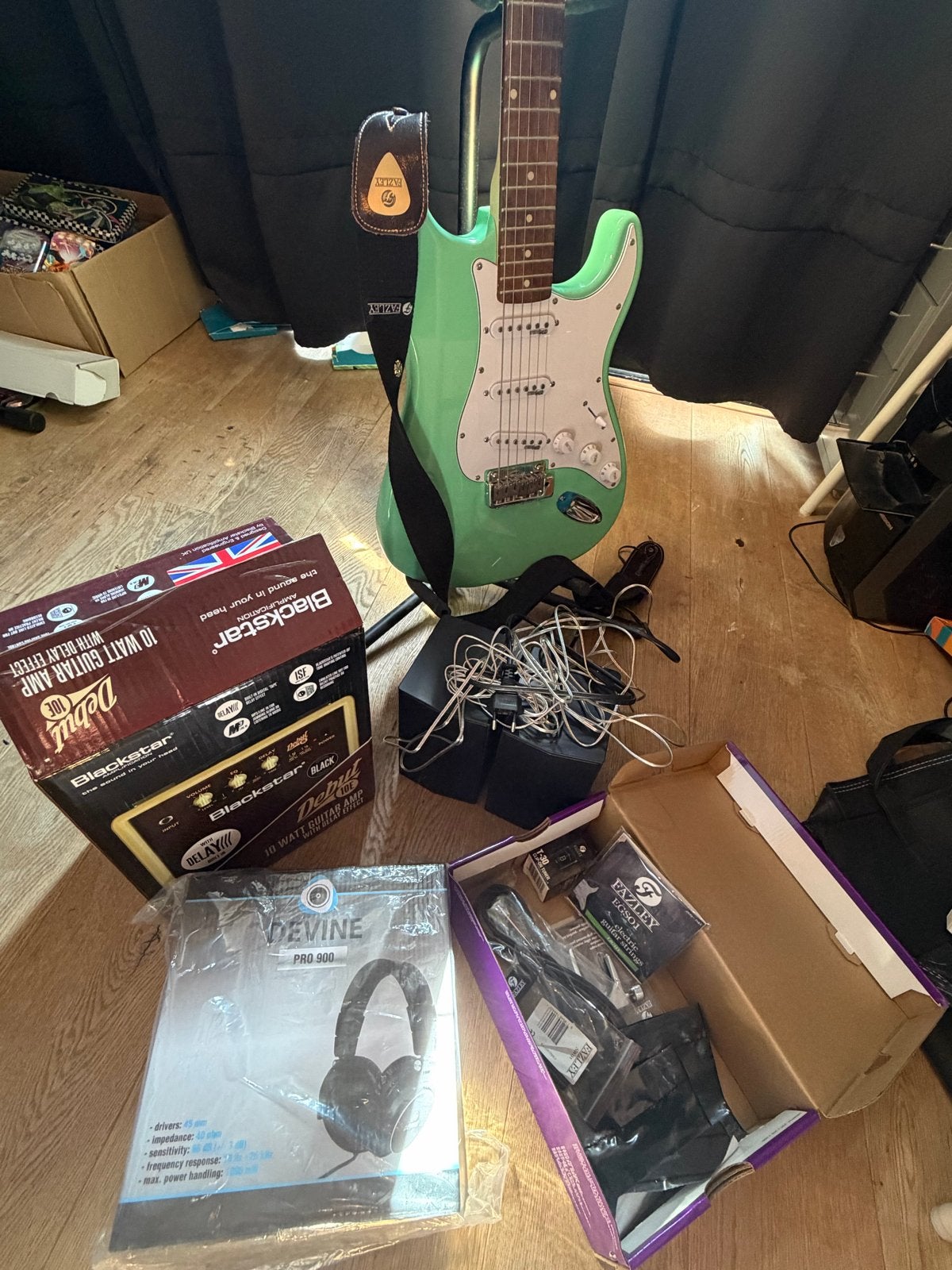 Fazley Startist Series elektrische gitaar met accessoires, Gebruikt, Met versterker, Solid body, Ophalen