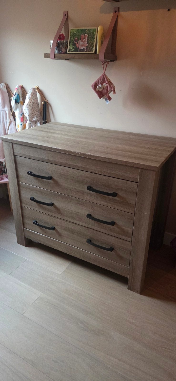 Massief houten commode, Ophalen of Verzenden, Jongetje of Meisje