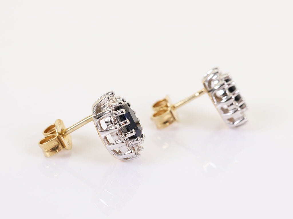 Gouden oorbellen met saffier diamant, Sieraden, Tassen en Uiterlijk, Oorbellen, Ophalen of Verzenden, Zo goed als nieuw, Met edelsteen