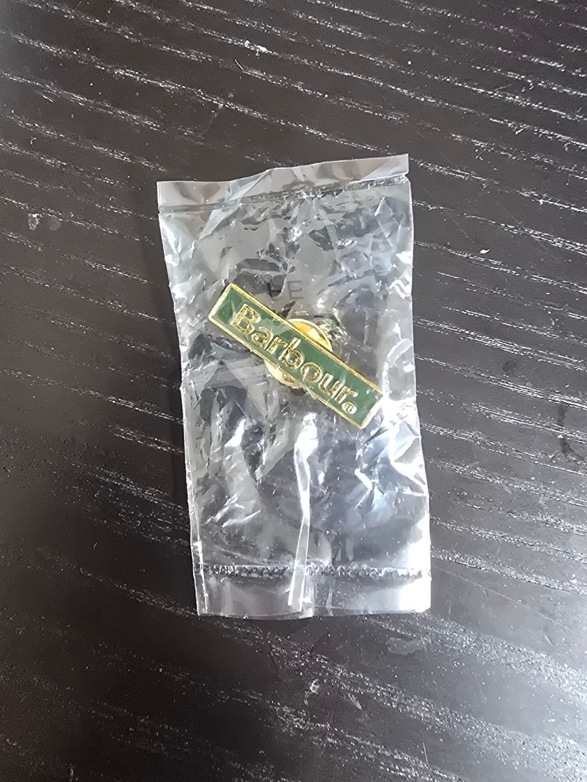 Barbour Revers Pin - Nieuw, Goudkleurig/Donkergroen, Ophalen of Verzenden, Nieuw