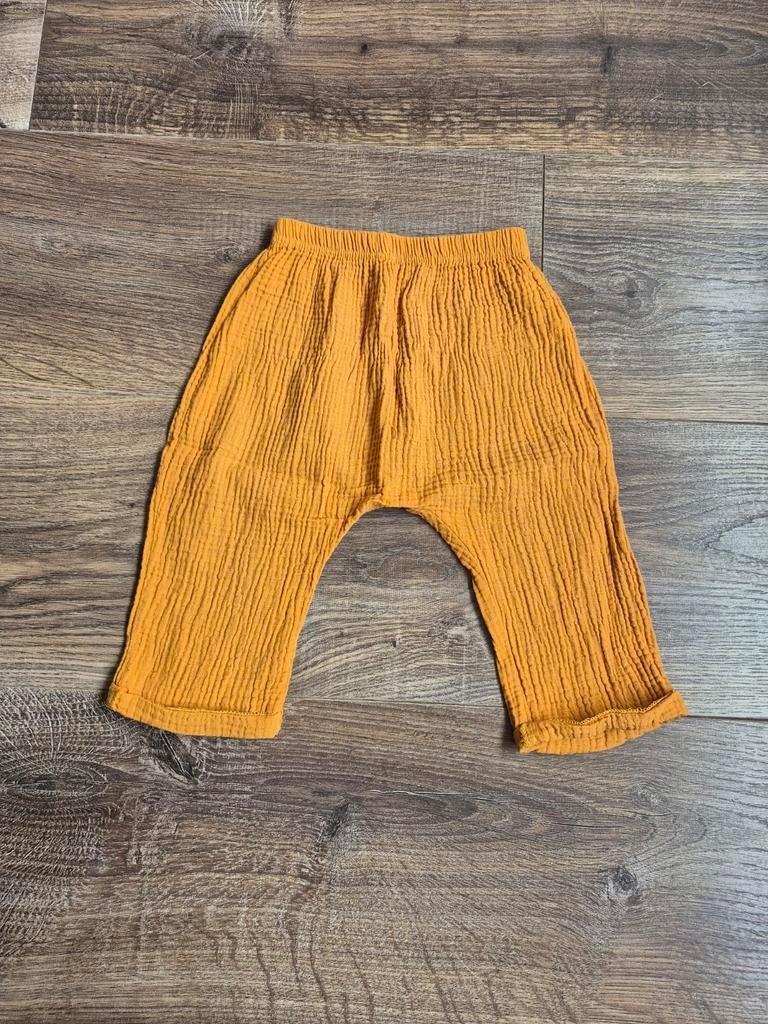Linnen broek driekwart mosterdgeel 104 110, Ophalen of Verzenden, Zo goed als nieuw, Jongen of Meisje, Broek