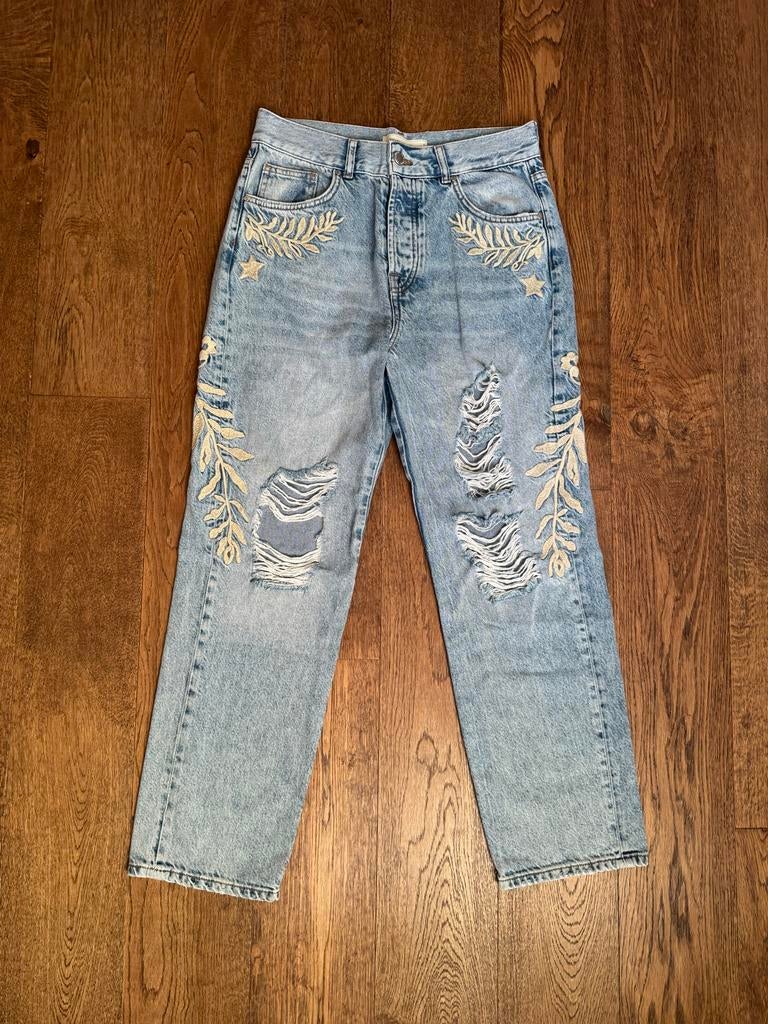 Revelation Jeans met borduursel en scheuren - Maat W28 (M), Kleding | Dames, Ophalen of Verzenden, Nieuw, Blauw, W28 - W29 (confectie 36)