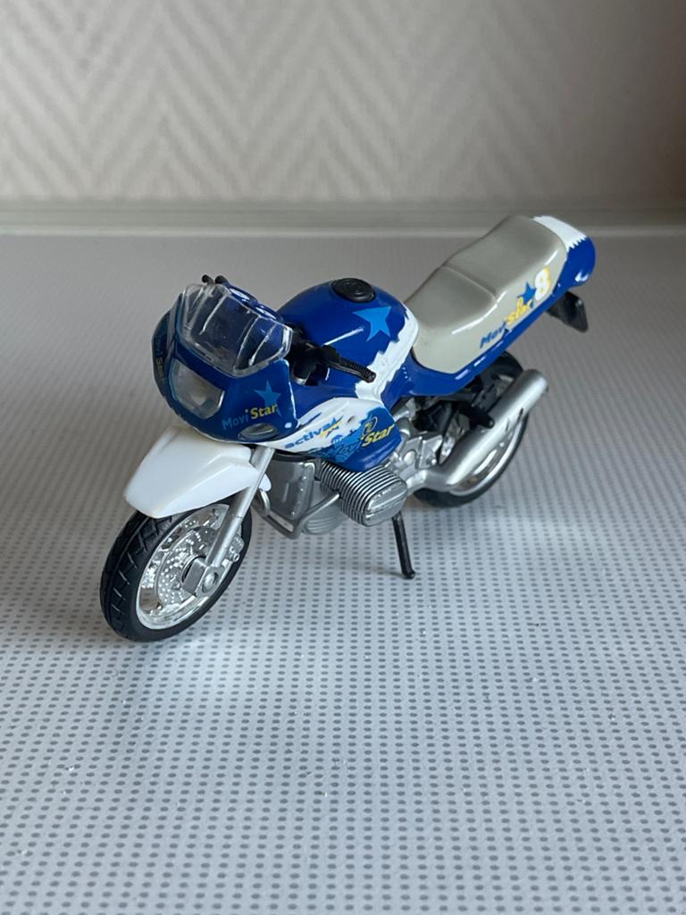 Metalen speelgoed motor met gebruikerssporen, Ophalen, Gebruikt