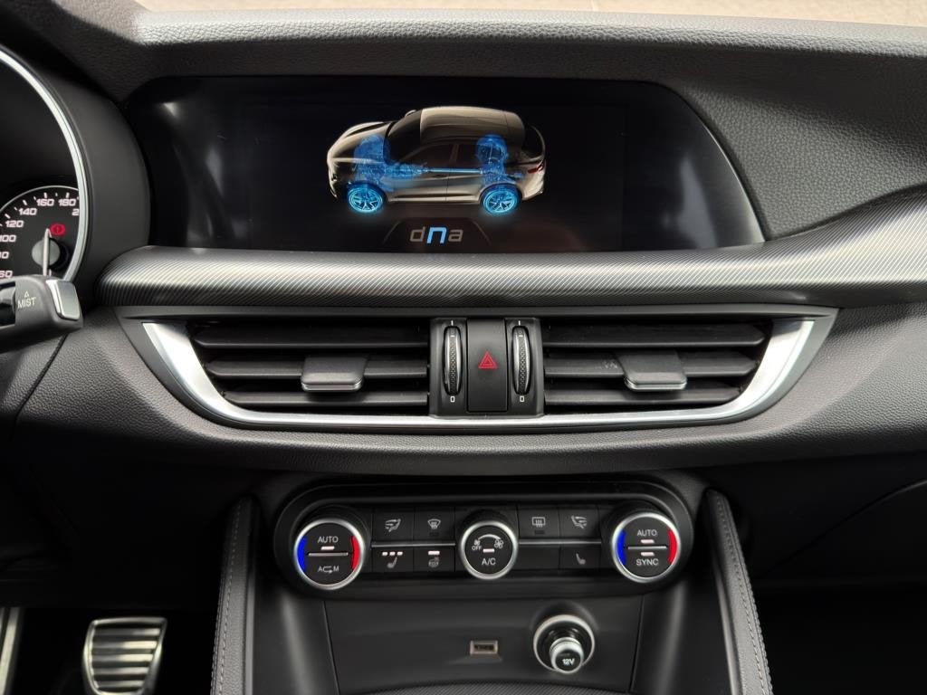 Foto 5 van Alfa Romeo Stelvio 2.0 280pk AT AWD 2018 Rood
