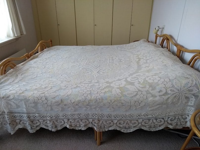 2x Rotan 1-persoonsbed + nachtkastjes Jaren 60 Bijenkorf, Huis en Inrichting, Ophalen, Overige materialen, Gebruikt, 90 cm