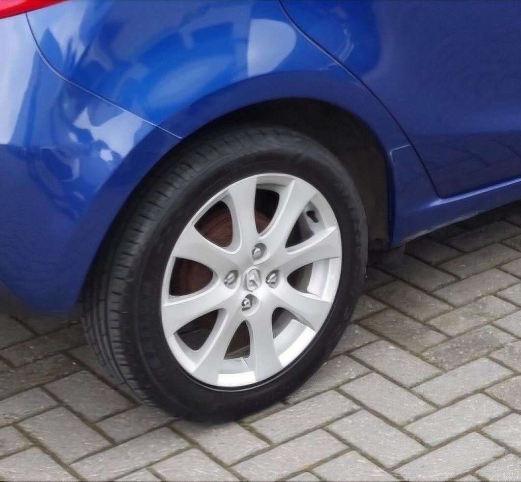 Licht metalen velg incl Winterbanden voor mazda 2, Auto-onderdelen, Banden en Velgen, 15 inch, Banden en Velgen, 185 mm, Winterbanden