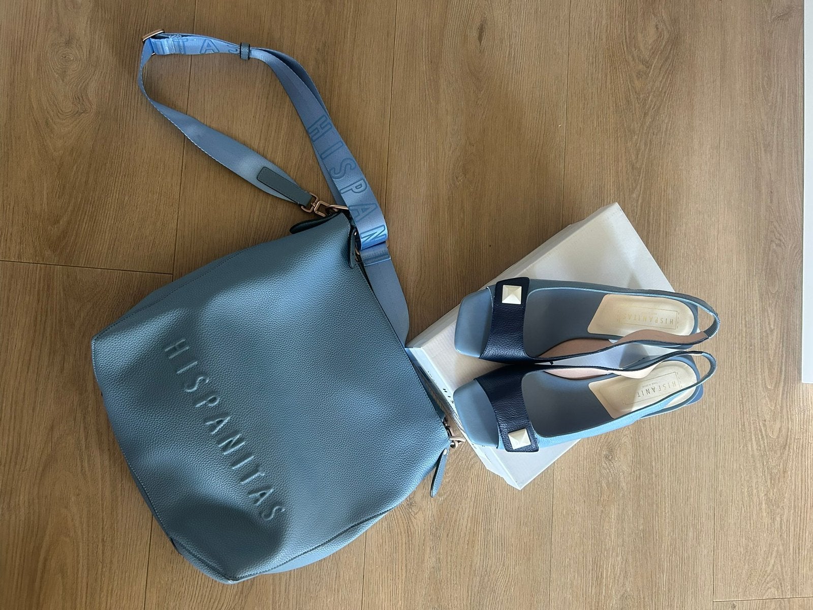 Hispanitas pumps met bijpassende tas maat 42, Kleding | Dames, Pumps, Blauw, Nieuw, Ophalen of Verzenden