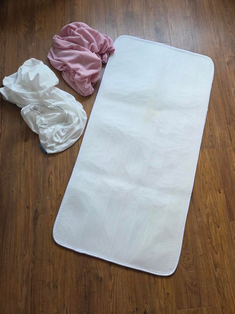 Aerosleep topper 60x120 met 2 overtrekken (wit en roze), Kinderen en Baby's, Kinderkamer | Beddengoed, Ophalen, Jongetje of Meisje