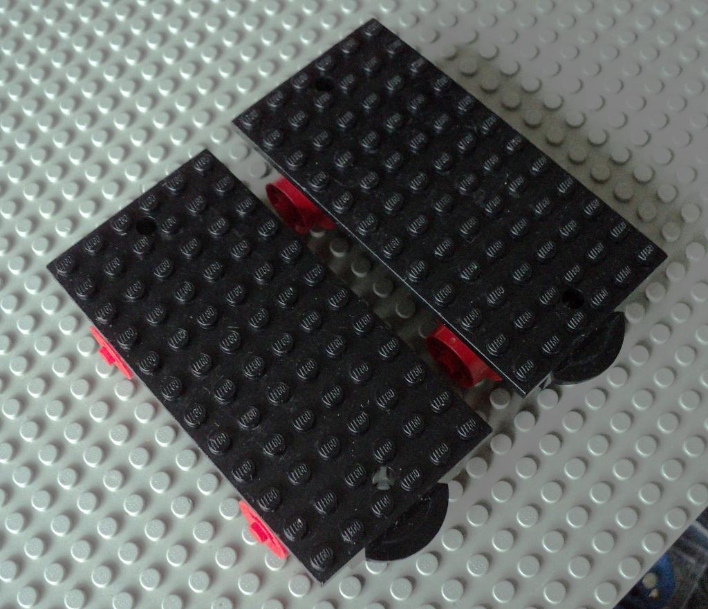 x487(1) 2x Black Train Base 6 x 12 with Wheels pat pend, Ophalen of Verzenden, Gebruikt