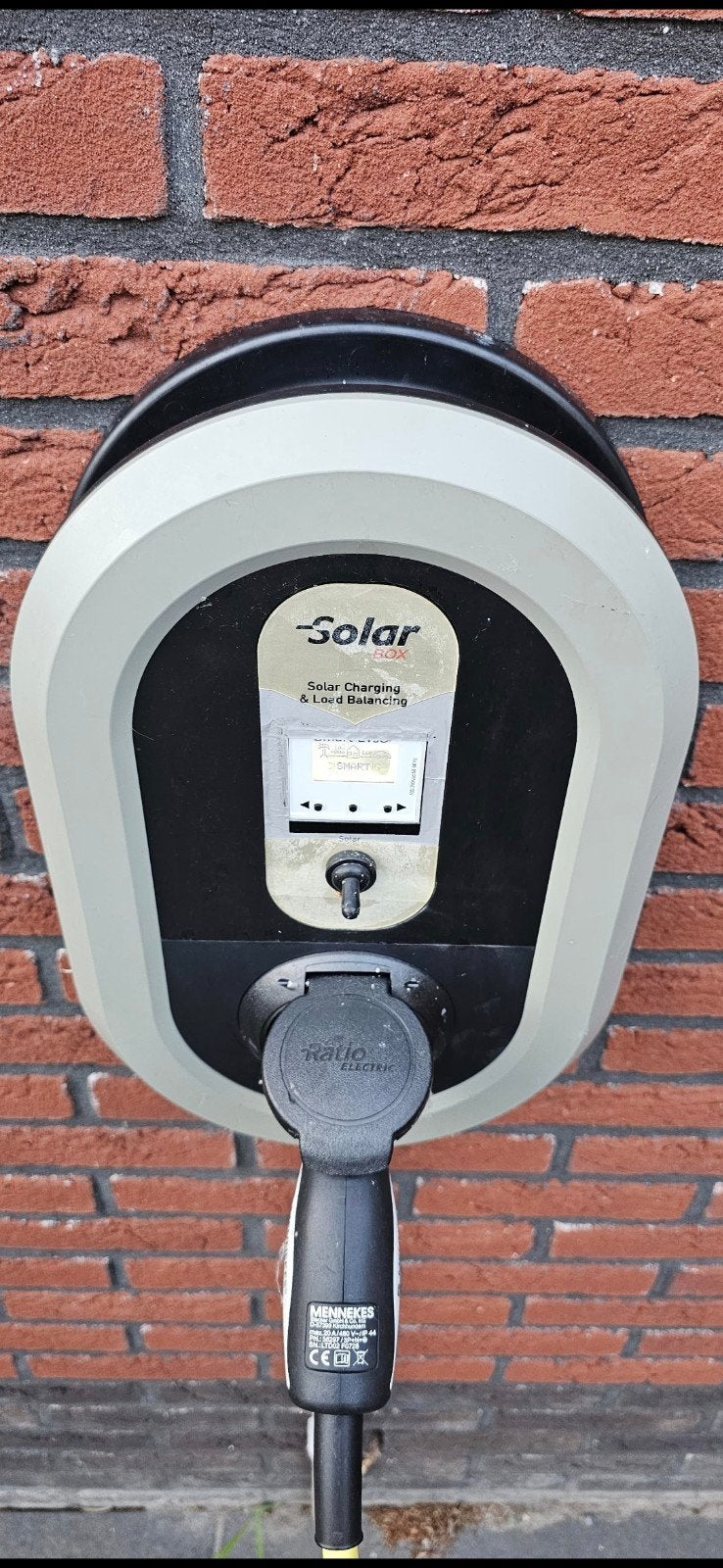 Goedwerkende Solar Box laadpaal - cosmetische schade, Auto diversen, Ophalen, Laadpaal
