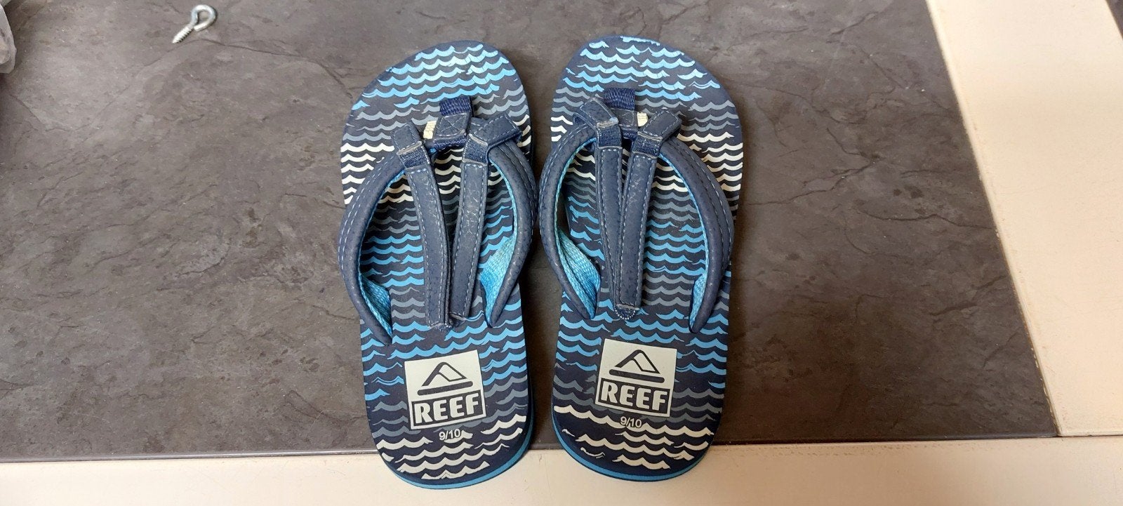 mooie slippers m 25/26, Ophalen of Verzenden, Gebruikt, Jongen of Meisje, Zwemschoenen