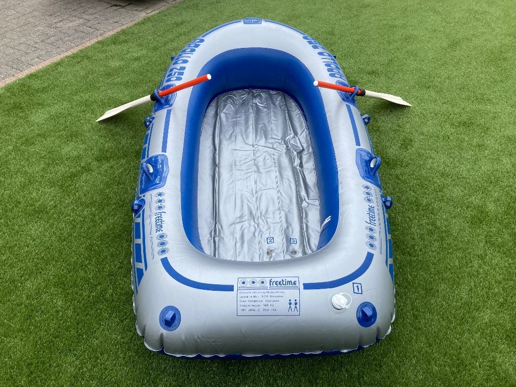 Camping artikelen ( Opblaas boot.), Ophalen, Zo goed als nieuw