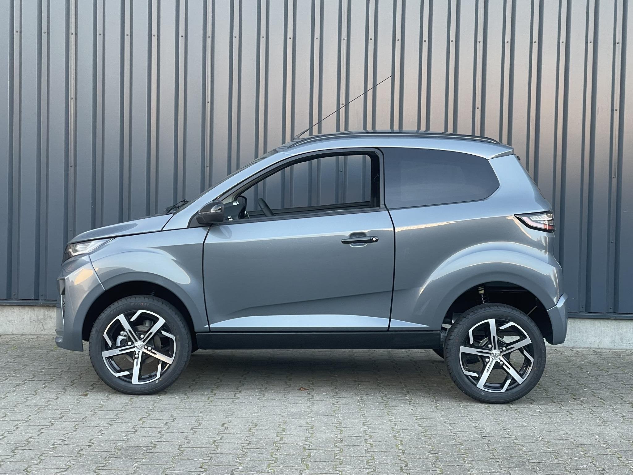 Aixam Crossover Premium Ambition | Nieuw Euro 5 | 3,5 TFT Sc, Auto's, Automaat, Stof, Huisgarantie, Met garantie (alle)