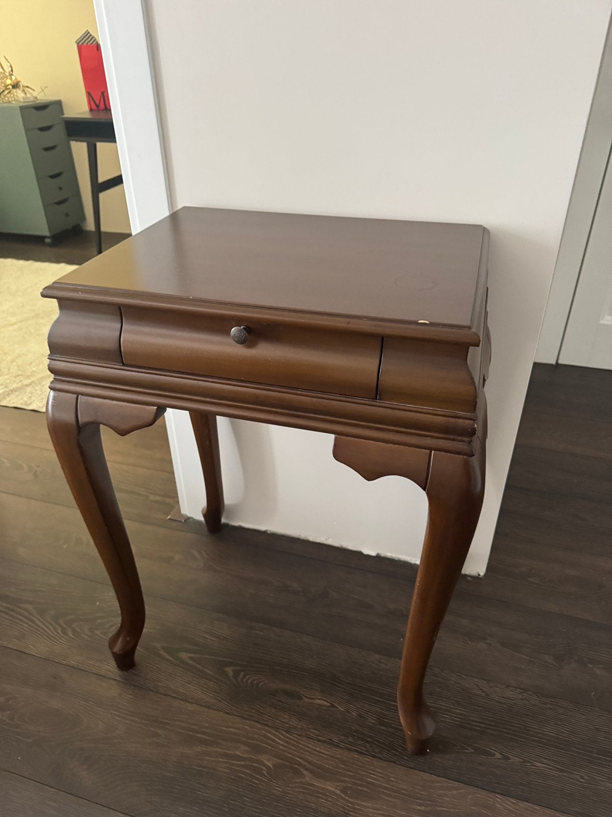 Sidetable walnoot, Ophalen