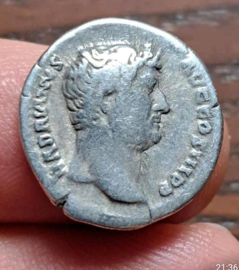 Romeinse zilveren denarius keizer Hadrianus – SALVS AVG, Postzegels en Munten, Munten | Europa | Niet-Euromunten, Ophalen of Verzenden