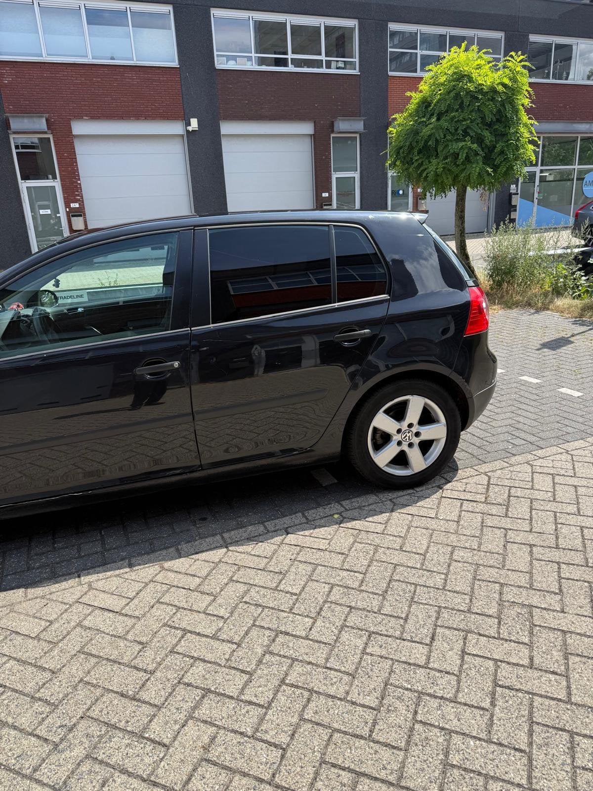 Volkswagen Golf 1.6 16V FSI 85KW 5D 2005 Zwart, Voorwielaandrijving, 4 cilinders, 620 kg, Zwart