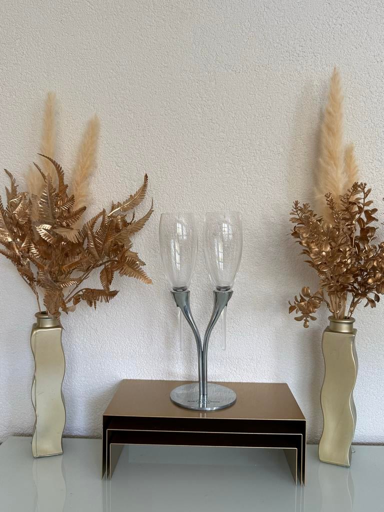 Moët & Chandon Champagneglazen in Zilveren Houder, Gebruikt, Ophalen of Verzenden, Modern, Glas