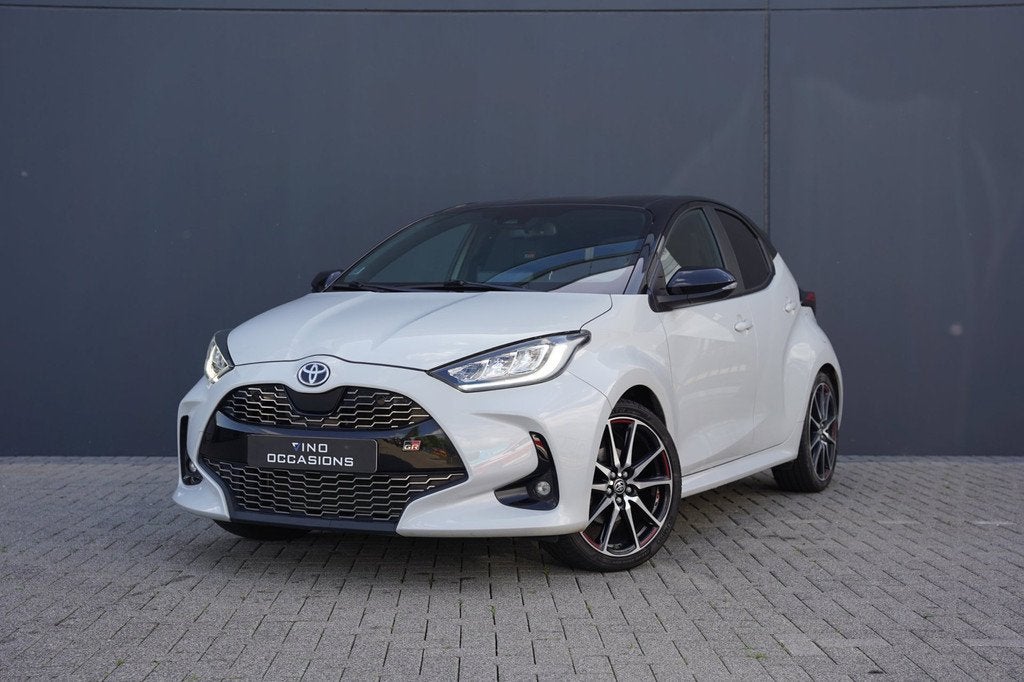 Toyota Yaris 1.5 Hybrid GR Sport |Head up|Dealer o.h.|Adapt., Gebruikt, Zwart, 116 pk, 23 km/l