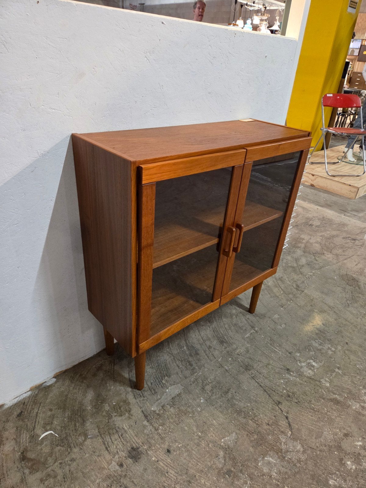 vintage Mid-Century Deense vitrinekast teak, Ophalen, Gebruikt, Glas, Vintage