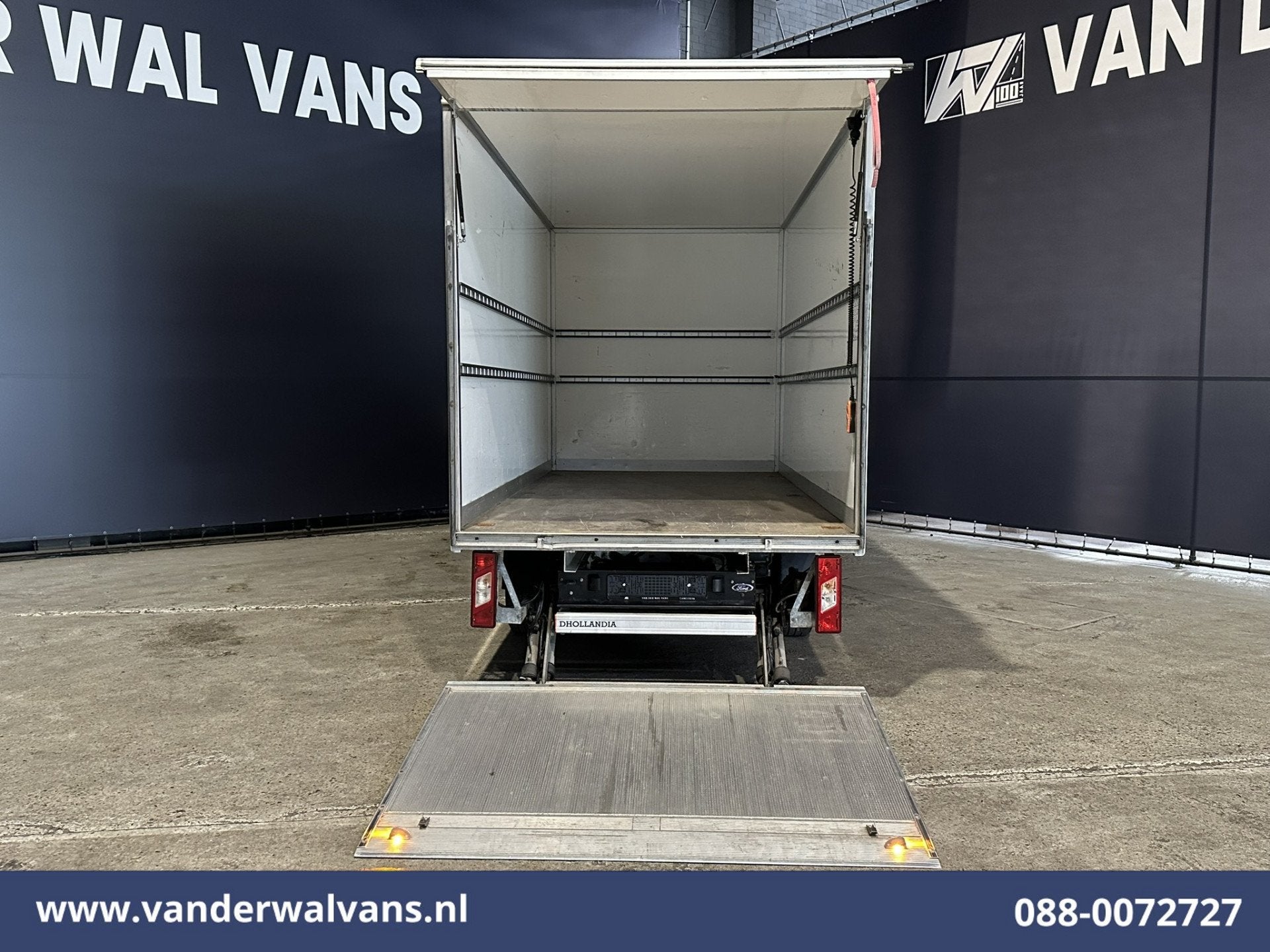 Ford Transit 2.0 TDCI 130pk Bakwagen Laadklep Euro6 Airco |, Auto's, Bestelauto's, Voorwielaandrijving, Dealer onderhouden, Stof