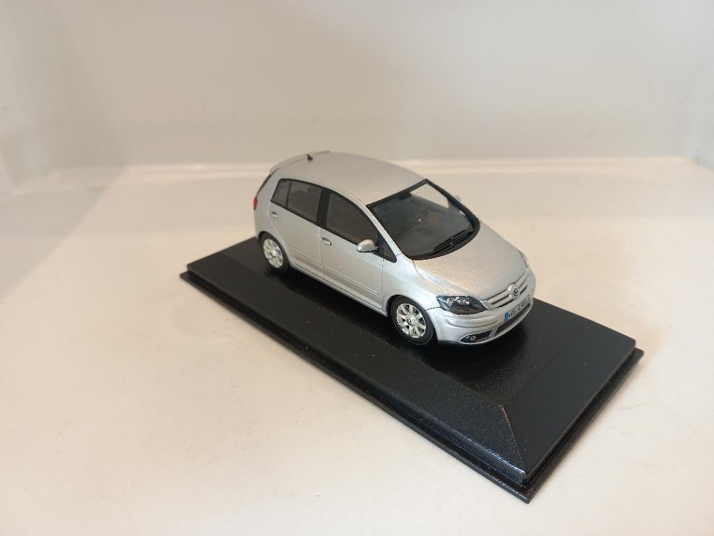 Volkswagen Golf Plus Minichamps 1:43 modelauto 139, Hobby en Vrije tijd, Modelauto's | 1:43, Zo goed als nieuw, Auto, MiniChamps