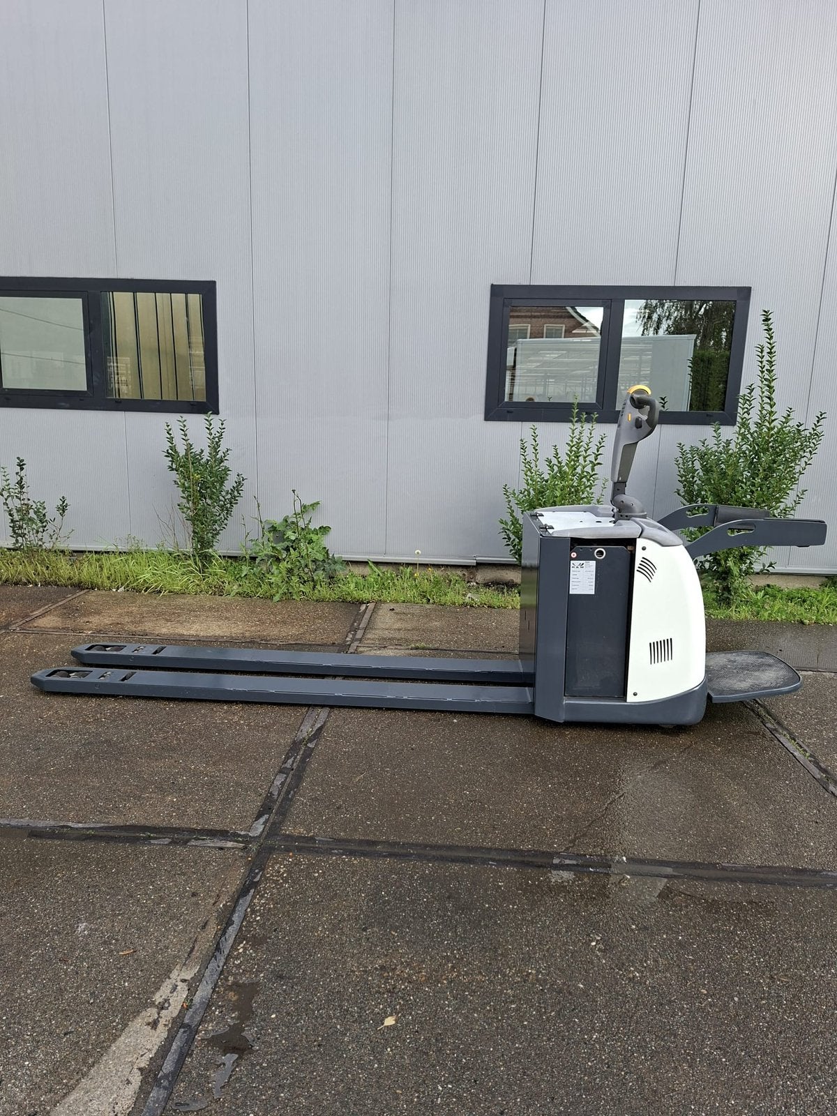 Atlet nissan elektrische palletwagen pompwagen 230 cm lang, Ophalen of Verzenden, Zo goed als nieuw