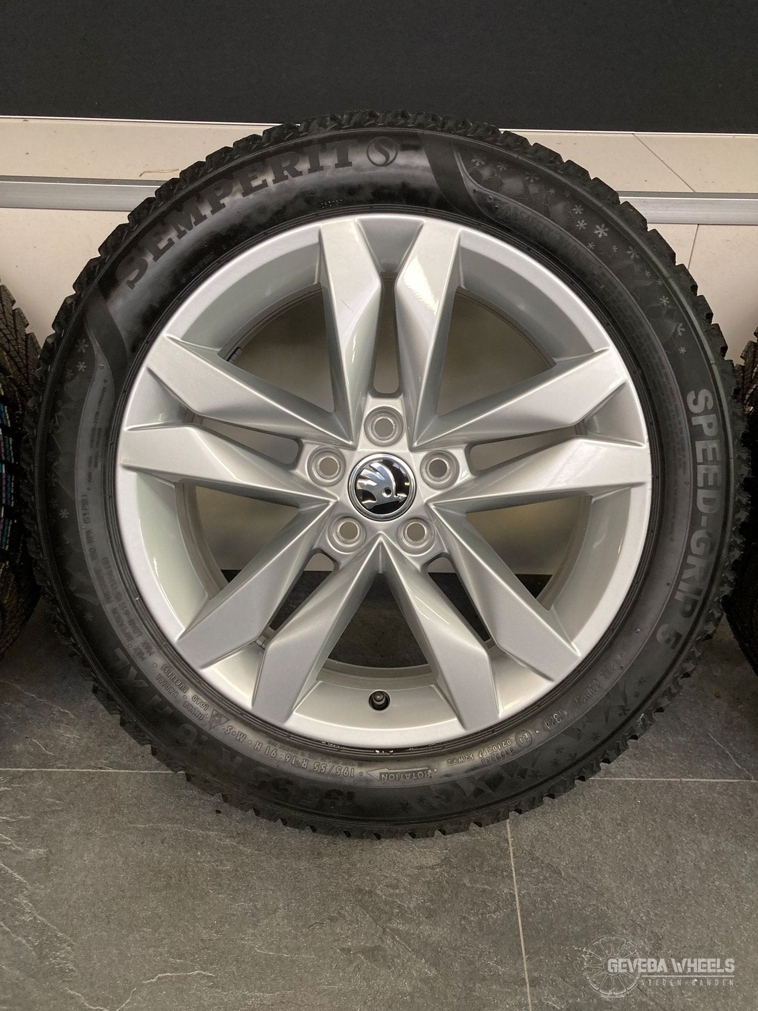 16” originele Skoda Fabia MK4 velgen + winterbanden 5x100, Gebruikt, -, Banden en Velgen, 195 mm