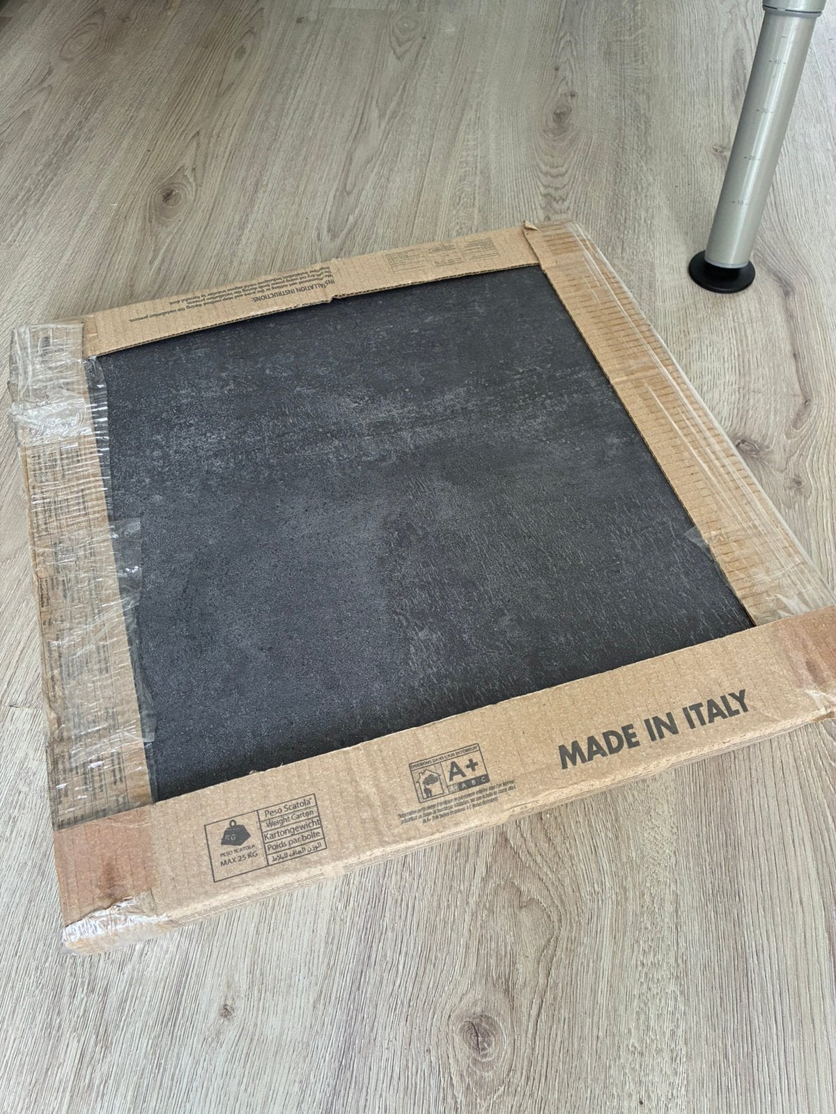 Gratis doos met tegels, Ophalen, 40 tot 60 cm, 40 tot 60 cm, Keramiek