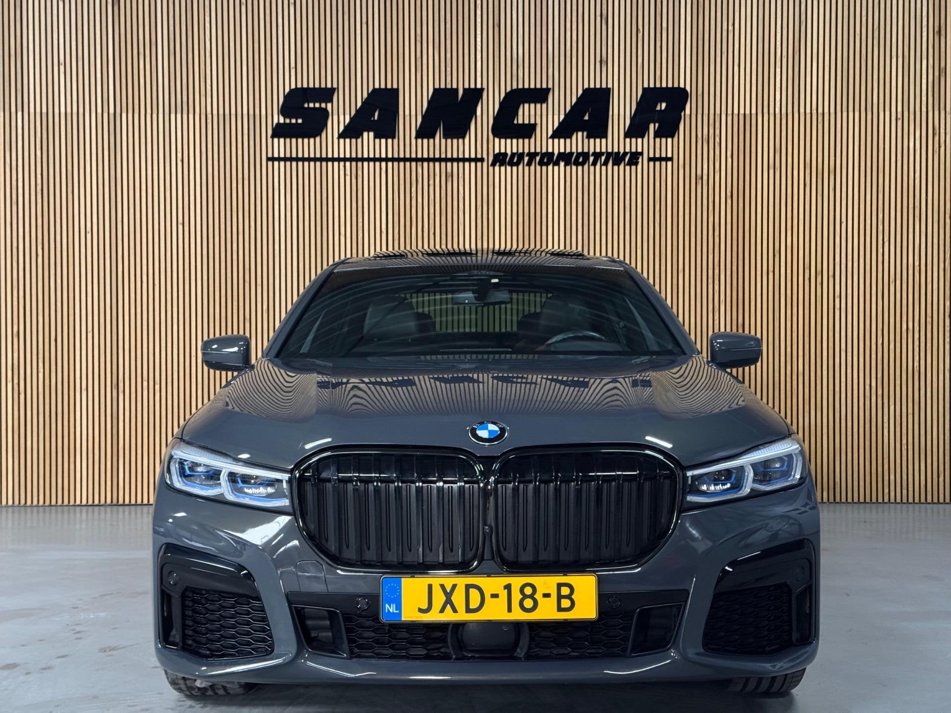BMW 7-serie 745e High Executive, Automaat, Achterwielaandrijving, Zwart, 394 pk