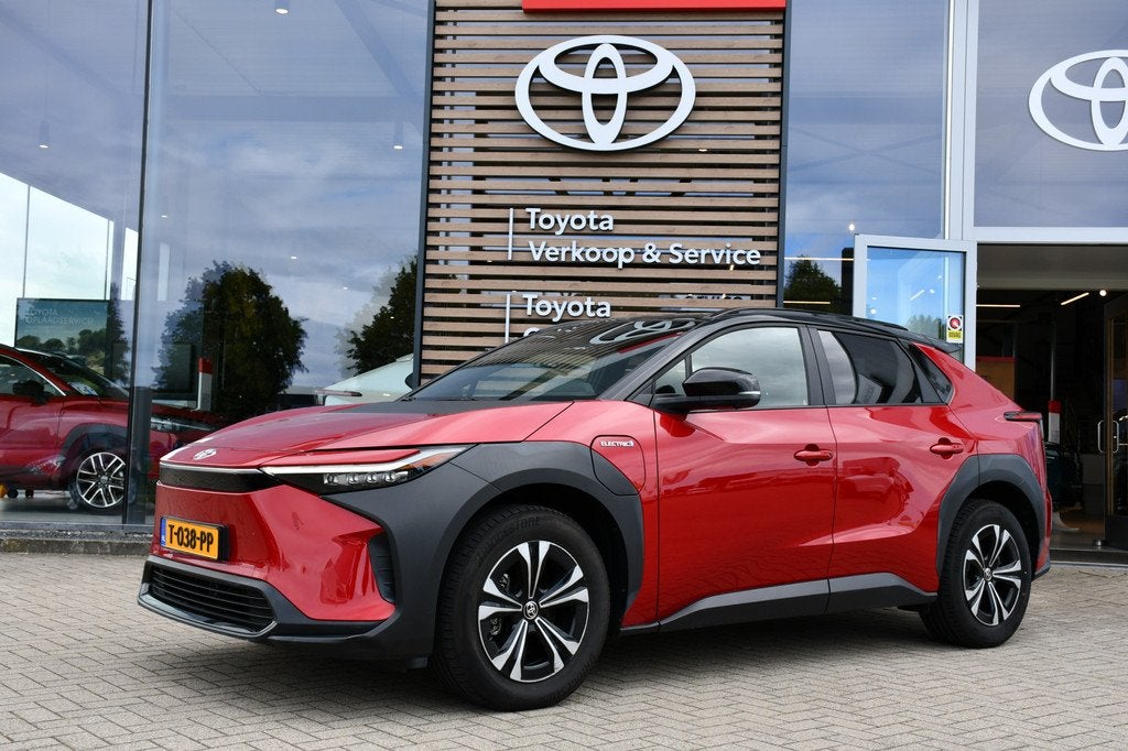 Toyota Bz4x Dynamic Bi-Tone + Panoramisch dak 71 kWh 204pk |, Auto's, Toyota, 12 maanden, Stof, Gebruikt, 71 kWh