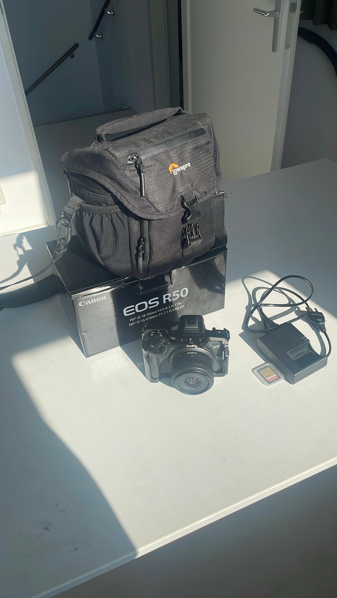 Canon R50 + Rf-s 18-45mm | Compleet | Weinig clicks!, Audio, Tv en Foto, Fotocamera's Digitaal, Zo goed als nieuw, Systeemcamera