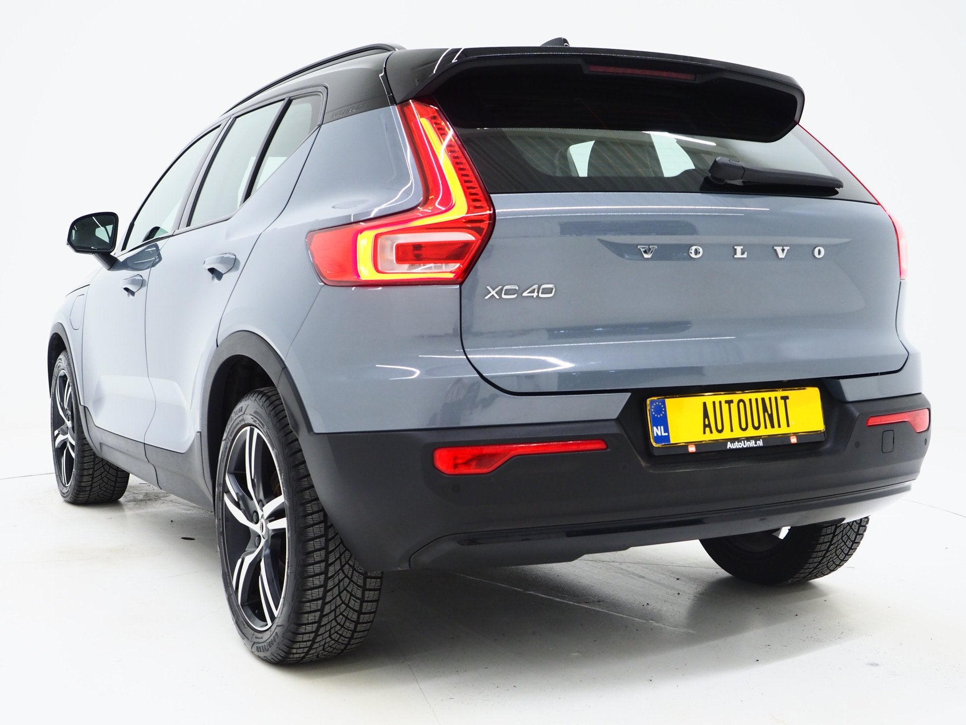 Volvo XC40 1.5 T5 Recharge R-Design | Panoramadak | Leder |, Automatische klimaatregeling, Gebruikt, Zwart, Blauw