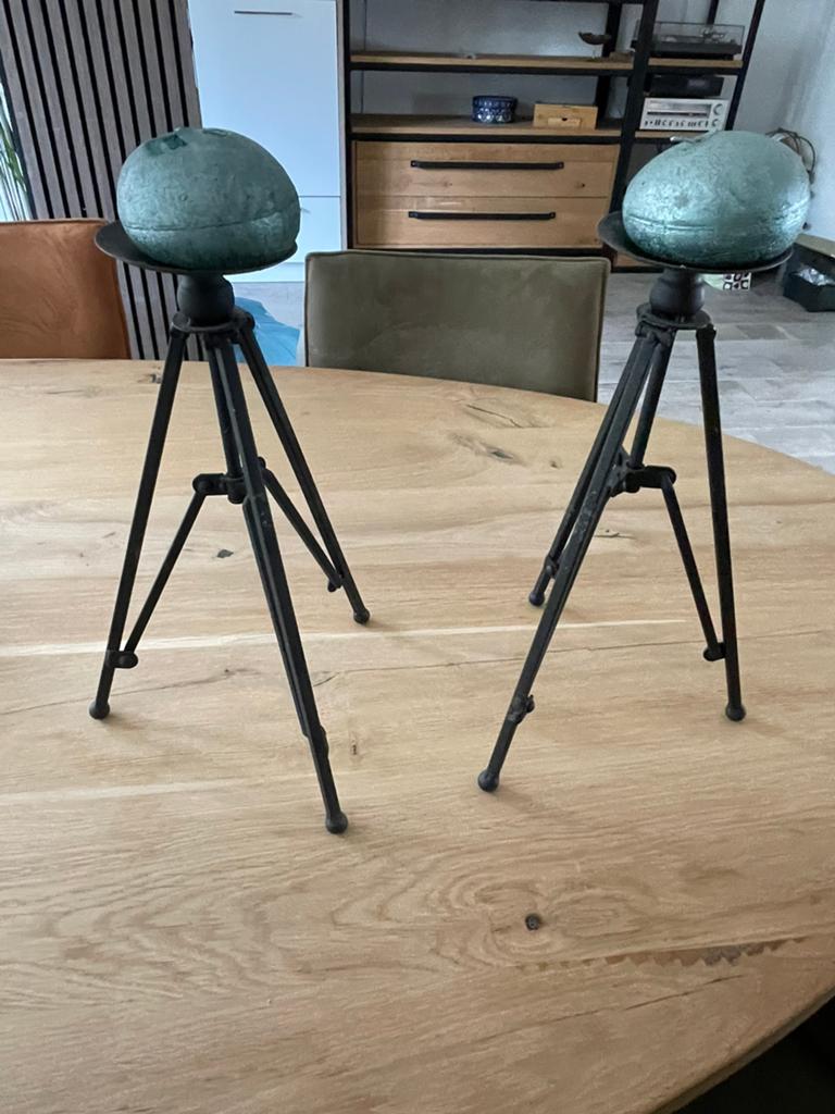 Decoratieve metalen standaards en bamboe etagère, Ophalen, Gebruikt, Zwart, Metaal