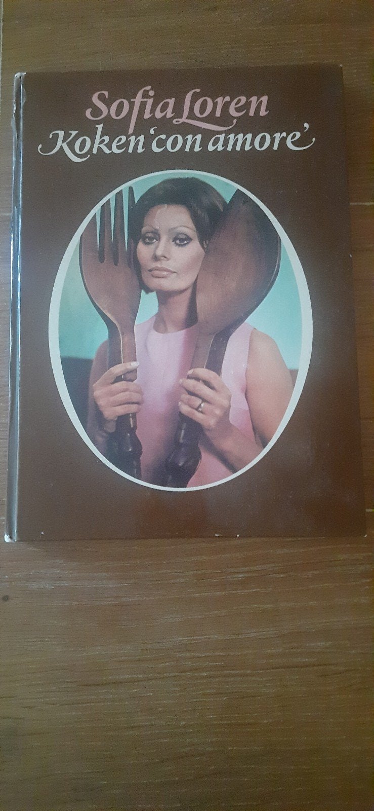 Sofia Loren Koken 'con amore' - Italiaans kookboek, Boeken, Hoofdgerechten, Ophalen of Verzenden, Sofia Loren, Italië