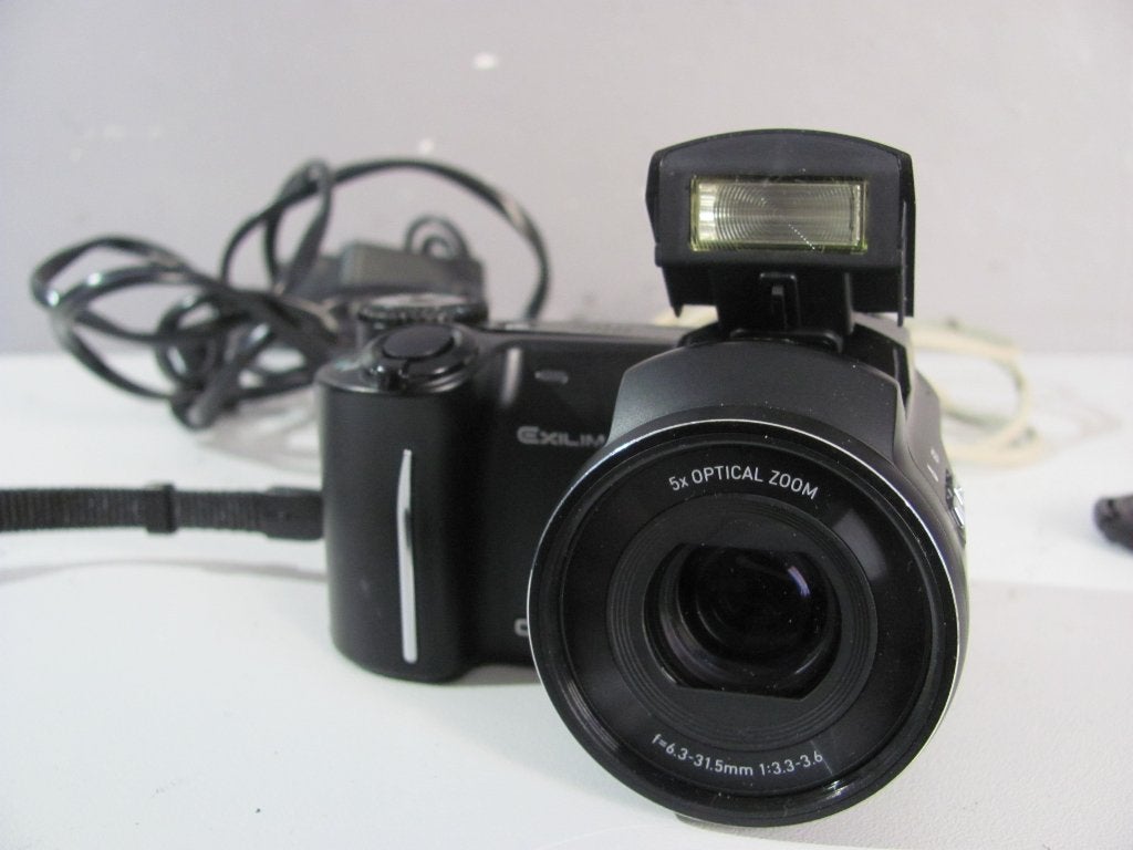 Casio EX-P505 (vlogcamera)  mpeg-4 movie en 5mp, Casio, Accu, Ingebouwde flitser, Ophalen of Verzenden
