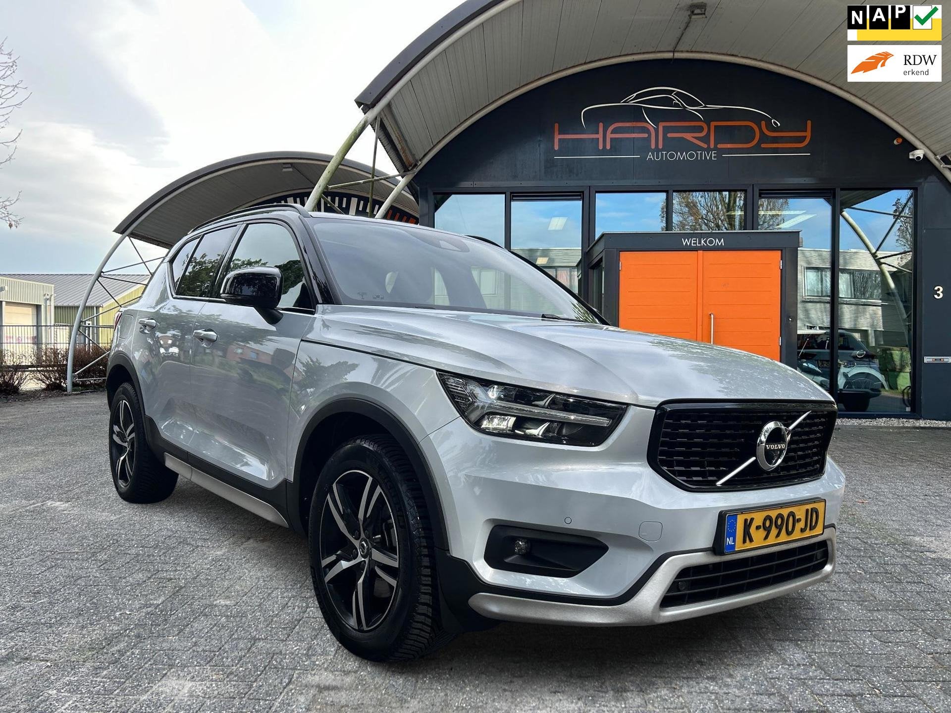 Volvo XC40 2.0 B4 R-Design Panorama Harman NL-Auto Rijklaarp, Auto's, 4 cilinders, 1969 cc, Origineel Nederlands, Bedrijf