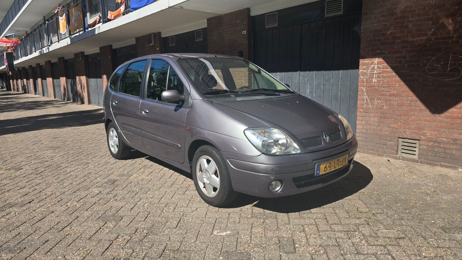Renault Scénic 1.8 16V HB 2003 Grijs, Auto's, 1350 kg, Stof, 680 kg, 4 cilinders
