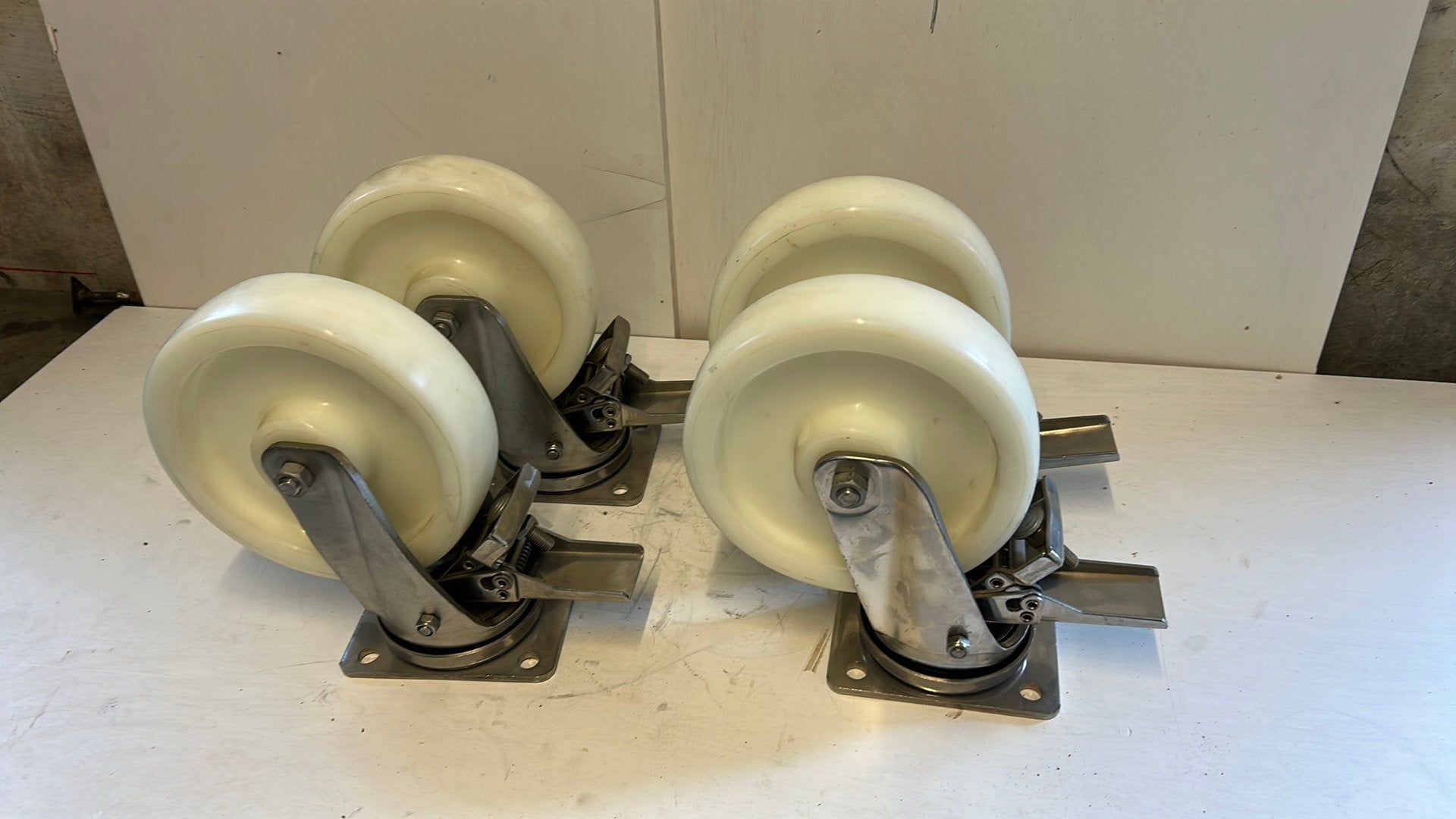 4x Zwenkwiel 200 mm zware uitvoering RVS, Doe-het-zelf en Verbouw, Zwenkwielen, Ophalen of Verzenden, Zo goed als nieuw