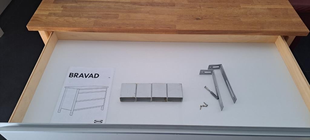 IKEA Bravad ladekast - zo goed als nieuw, Huis en Inrichting, Kasten | Ladekasten, Ophalen, Eikenhout, Modern, Scandinavisch, 50 tot 100 cm