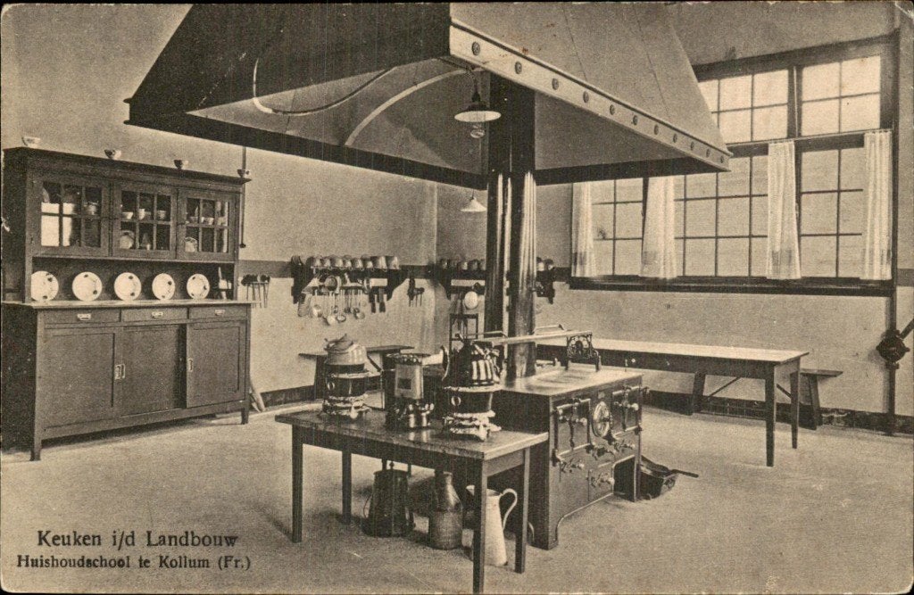 Kollum - Keuken - Huishoudschool, Ophalen of Verzenden, 1920 tot 1940, Ongelopen, Friesland
