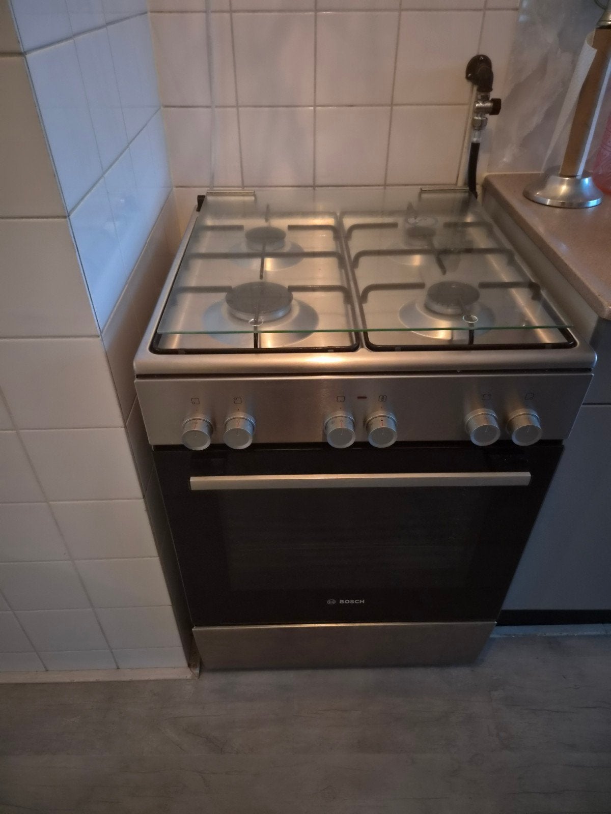 Bosch Vrijstaand Gasfornuis met Oven, Witgoed en Apparatuur, Ophalen, Gebruikt, 4 kookzones, Gas