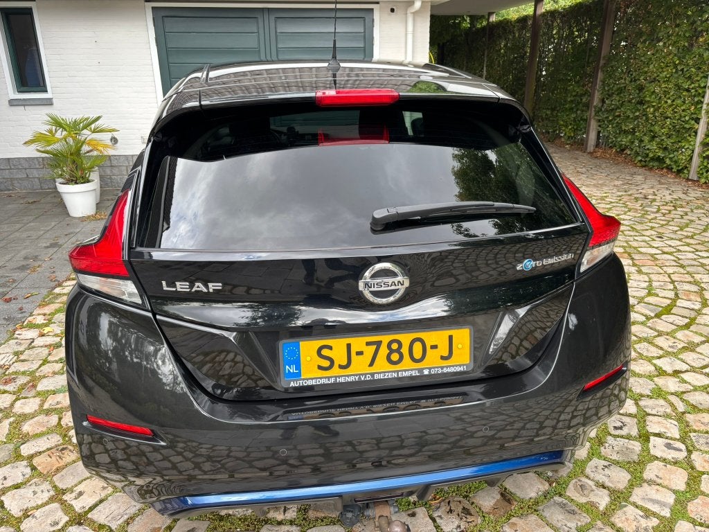 Foto 6 van Nissan Leaf Electric 40kWh 2018 Zwart metallic vol opties