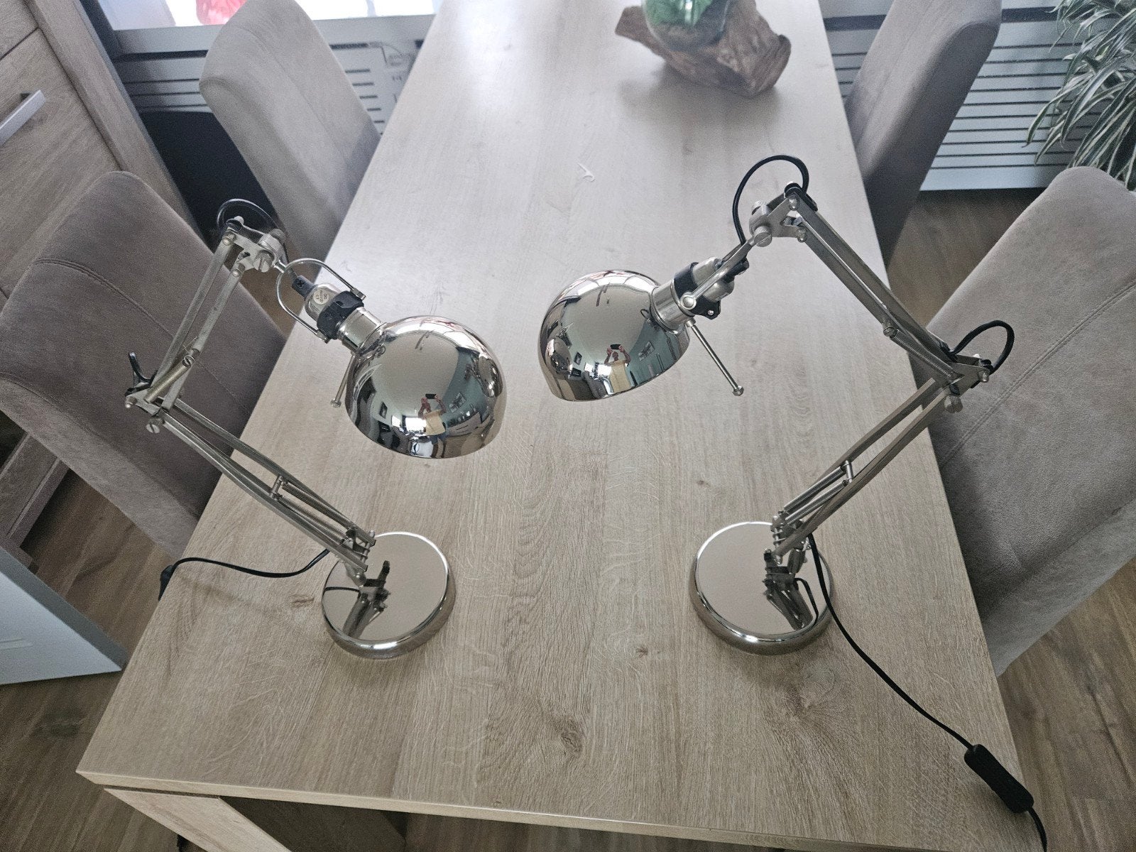 Set van 2 Verstelbare Bureaulampen - Chroom, Ophalen of Verzenden, Zo goed als nieuw, Metaal, Modern, Industrieel