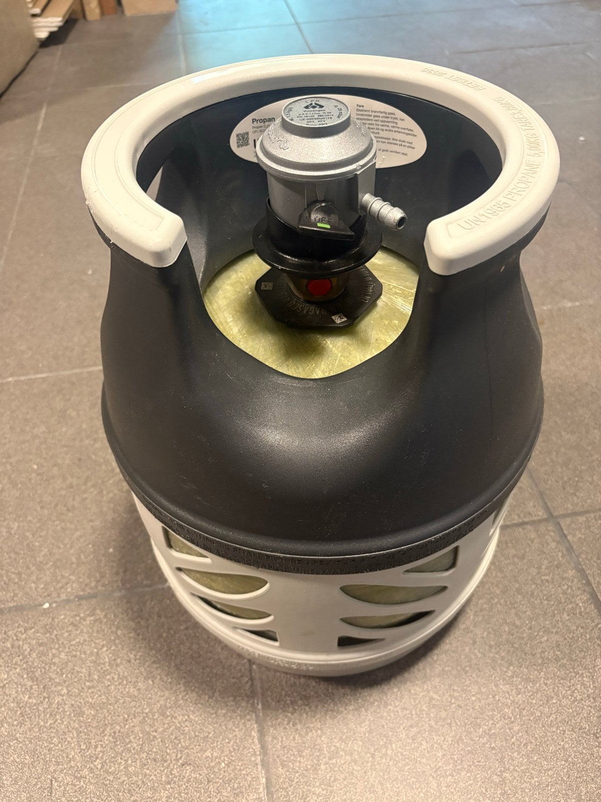 Propaan gasfles met drukregelaar (Noorwegen), Ophalen, Zo goed als nieuw