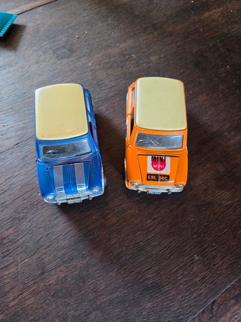 2 vintage mini coopers, Ophalen