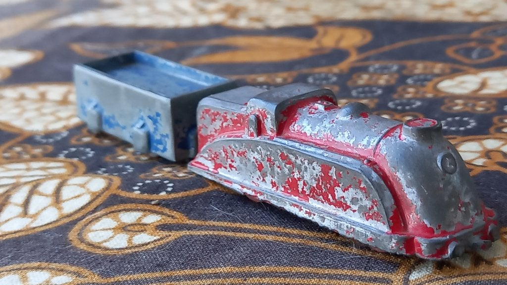 Locomotief en wagon zeldzaam antiek Engels speelgoed van tin, Ophalen of Verzenden